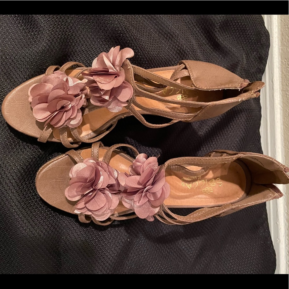 Sbicca of California Kelly Rose Petal Bows Size 6.5